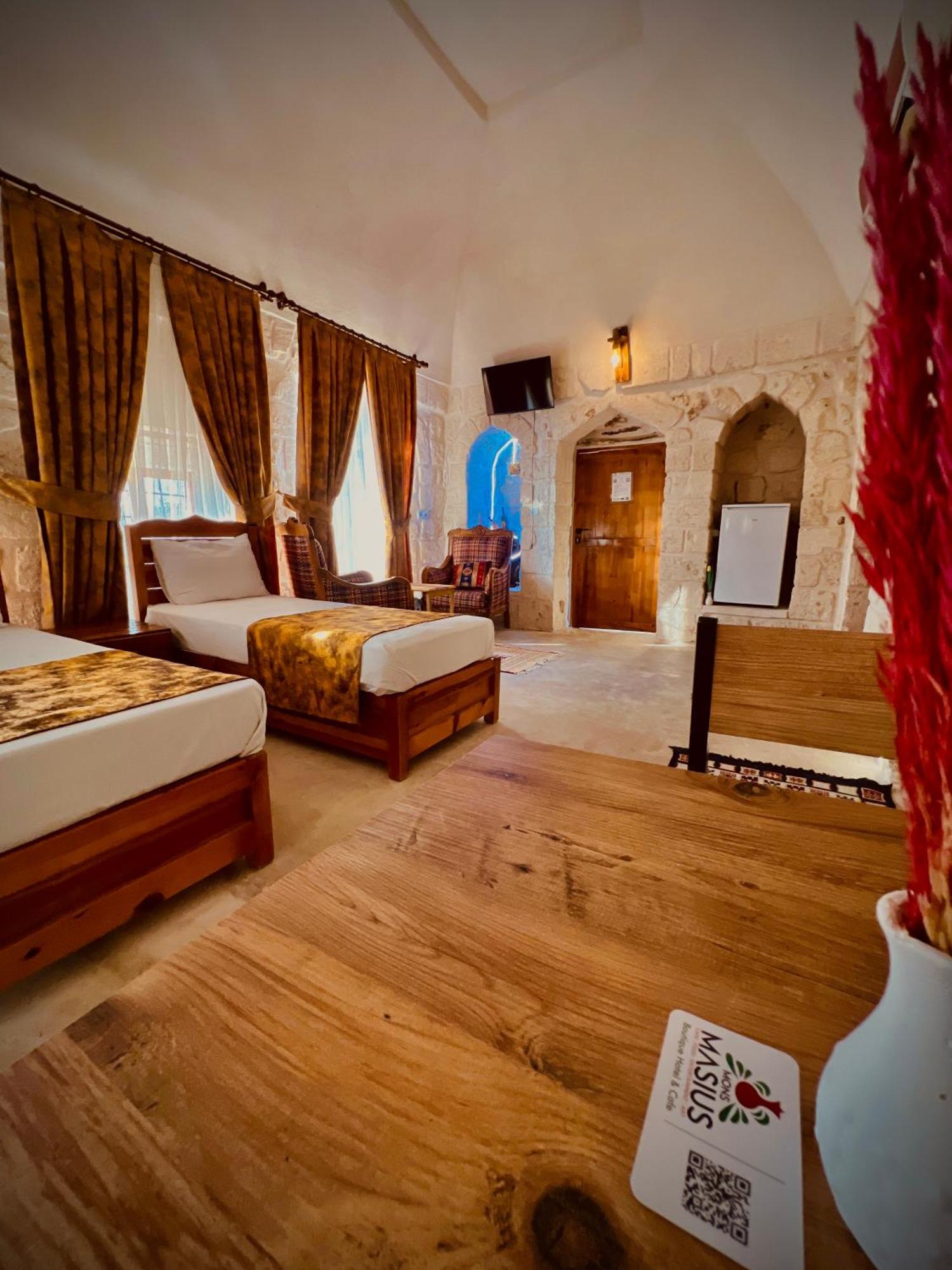 Mons Masius Hotel Teras Midyat Luaran gambar