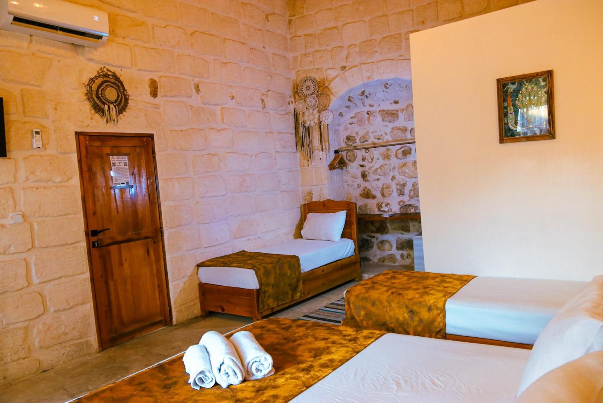Mons Masius Hotel Teras Midyat Luaran gambar